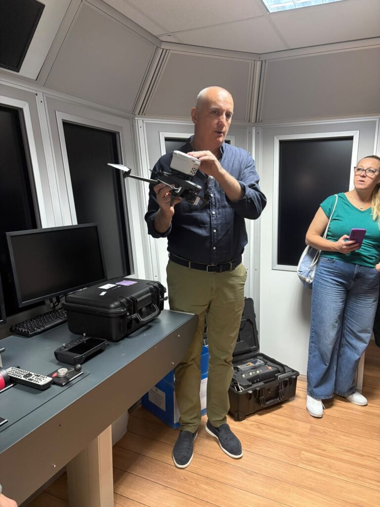 Study Visits 27 - programaseducativos.es Demostración de un dron en el centro de innovación de la Facultad de Estudios Marítimos de Kotor
