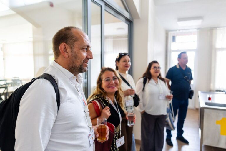 Study Visits 15 - programaseducativos.es Socios de LeadEx conversan durante una pausa en Budva